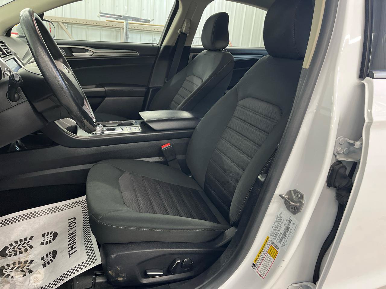 Used 2020 Ford Fusion SE FWD image 14