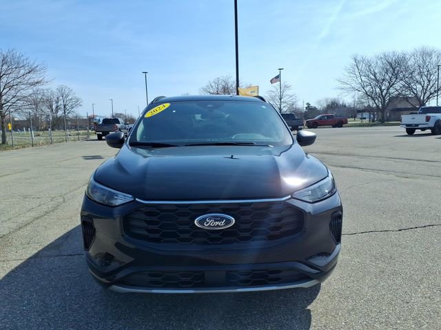 Certified 2024 Ford Escape ST-Line w/ Tech Pack #1 AWD/4WD image 2