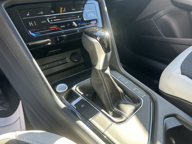 New 2026 Volkswagen Taos SE image 16