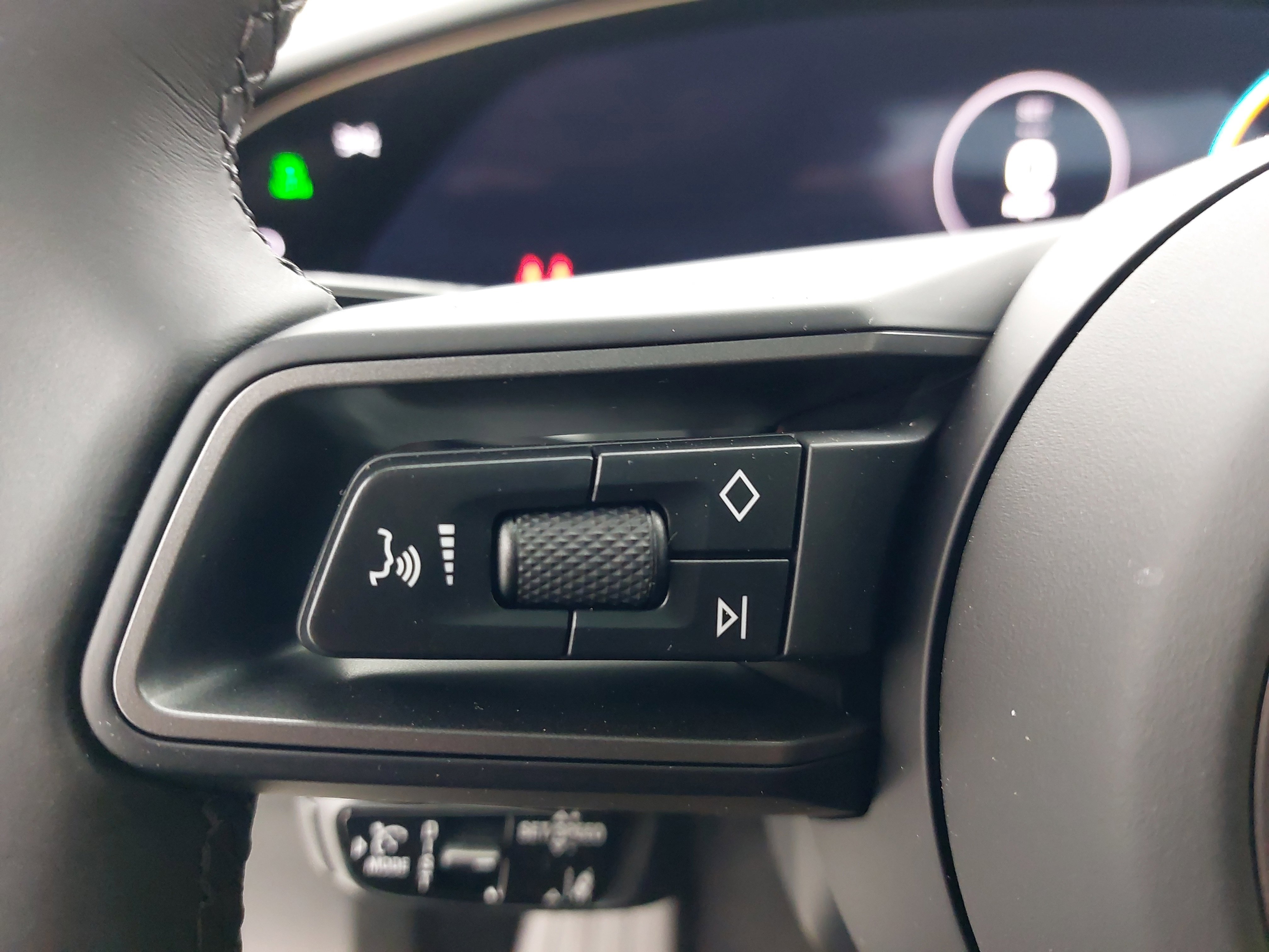 New 2025 Porsche Taycan 4S image 19