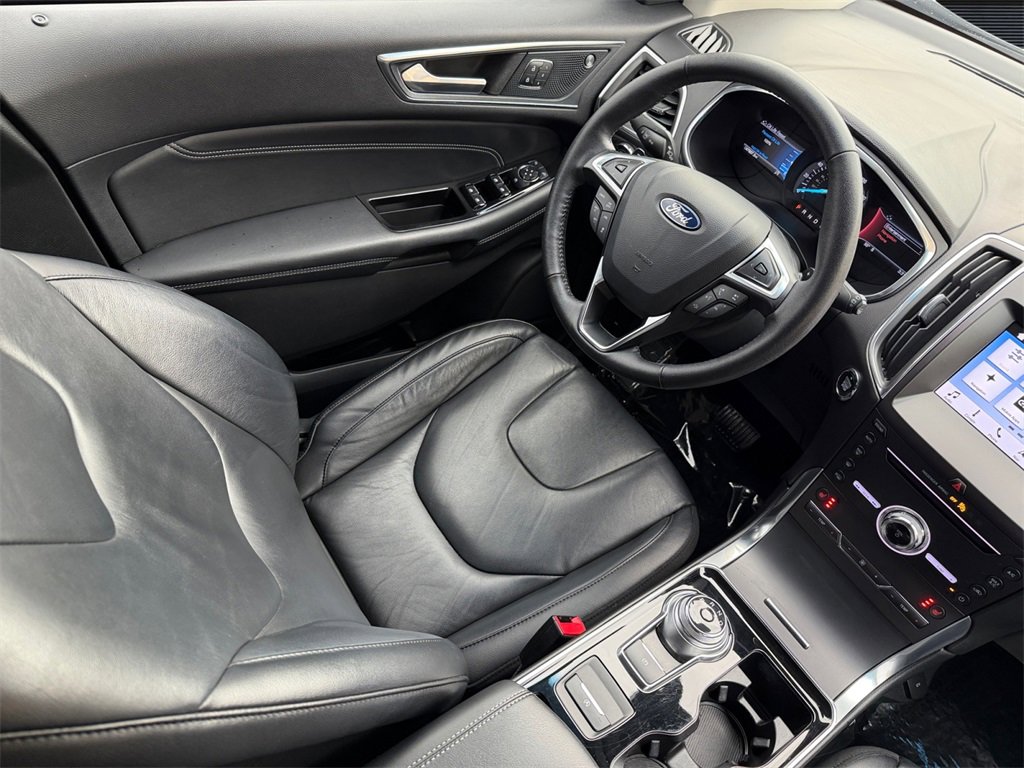 Used 2019 Ford Edge Titanium image 15