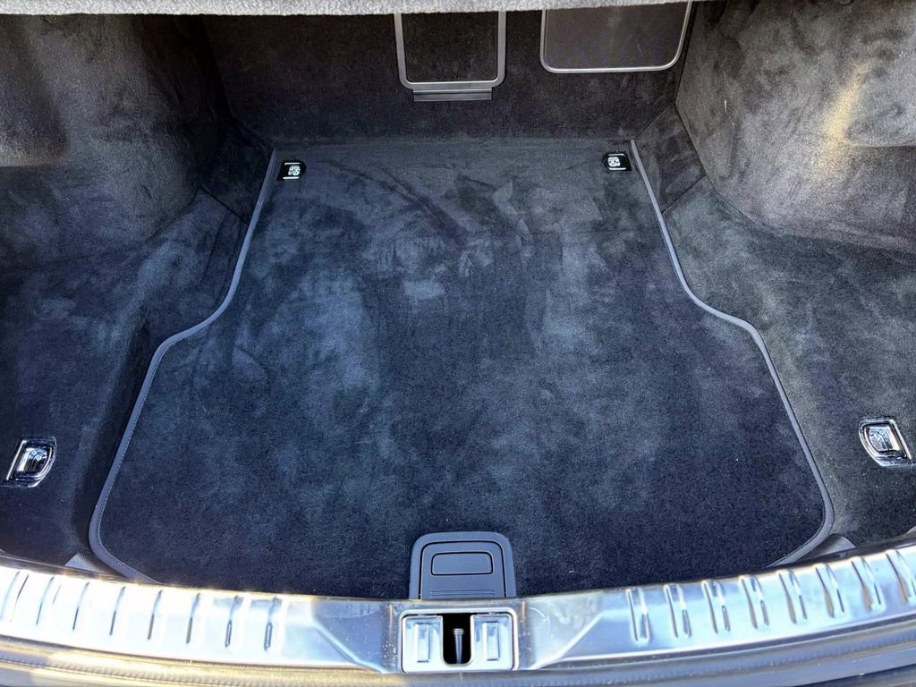 Certified 2022 Bentley Flying Spur V8 image 19