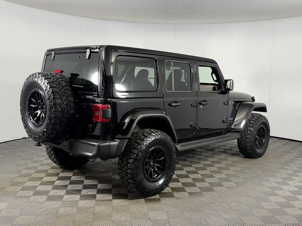 Certified 2025 Jeep Wrangler Unlimited Sahara image 5