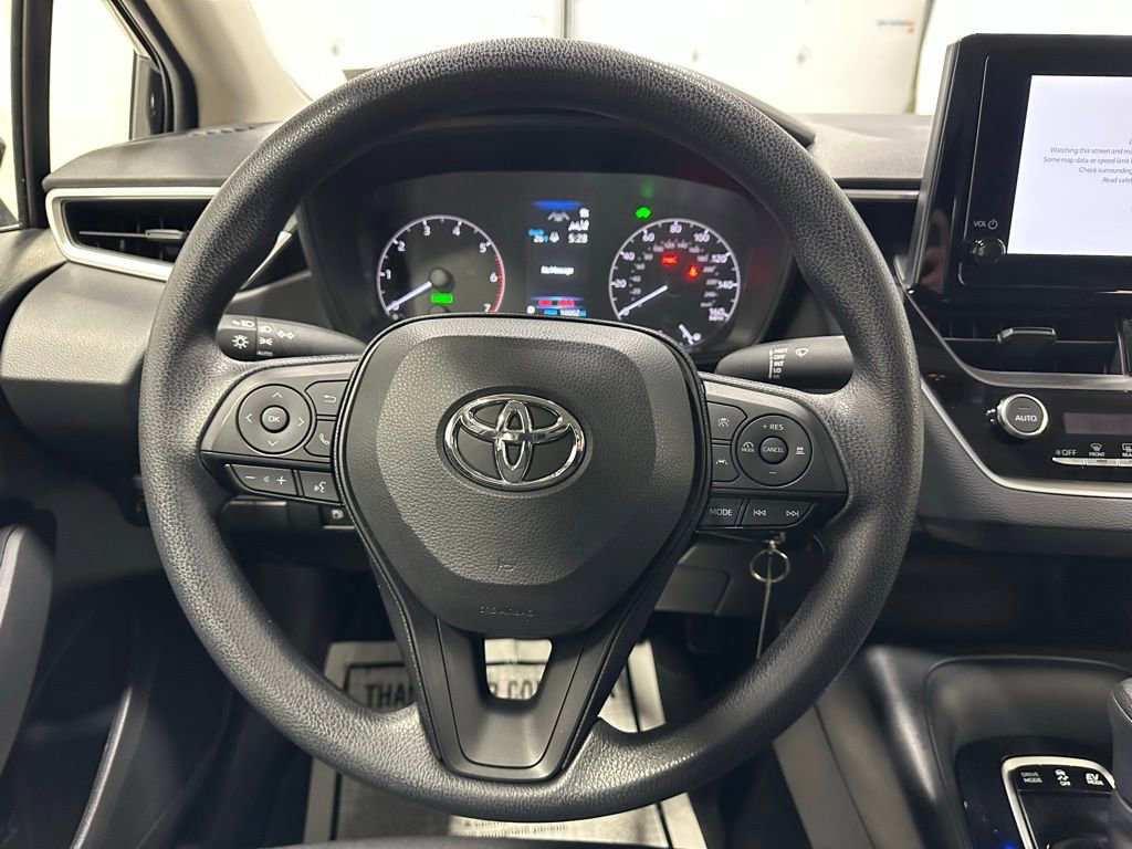 Used 2025 Toyota Corolla LE image 18