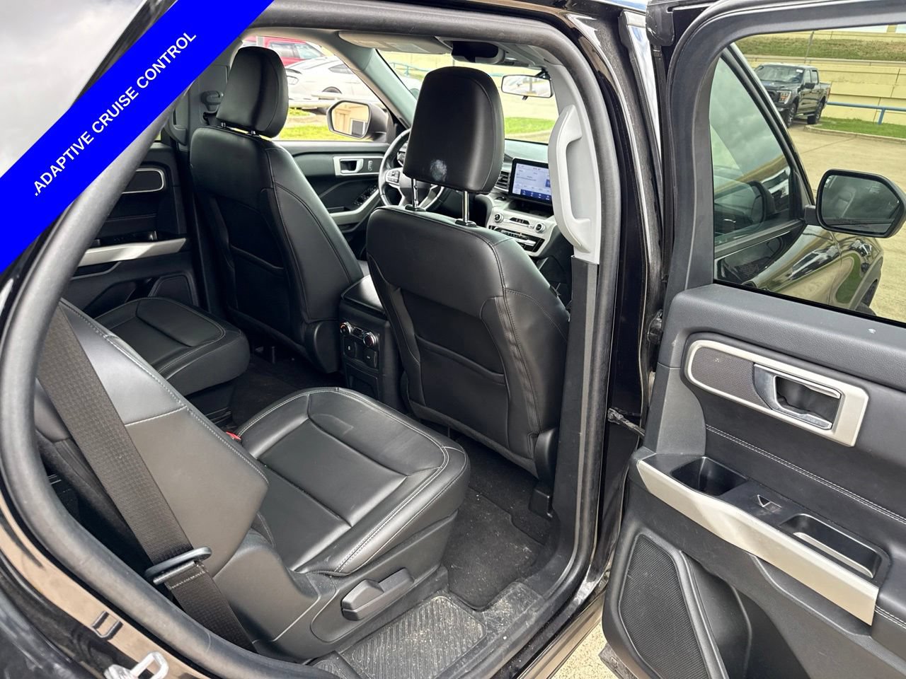 Used 2022 Ford Explorer XLT w/ Equipment Group 202A RWD image 14