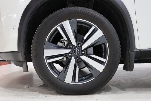 Used 2023 Nissan Rogue SL w/ SL Premium Package image 9