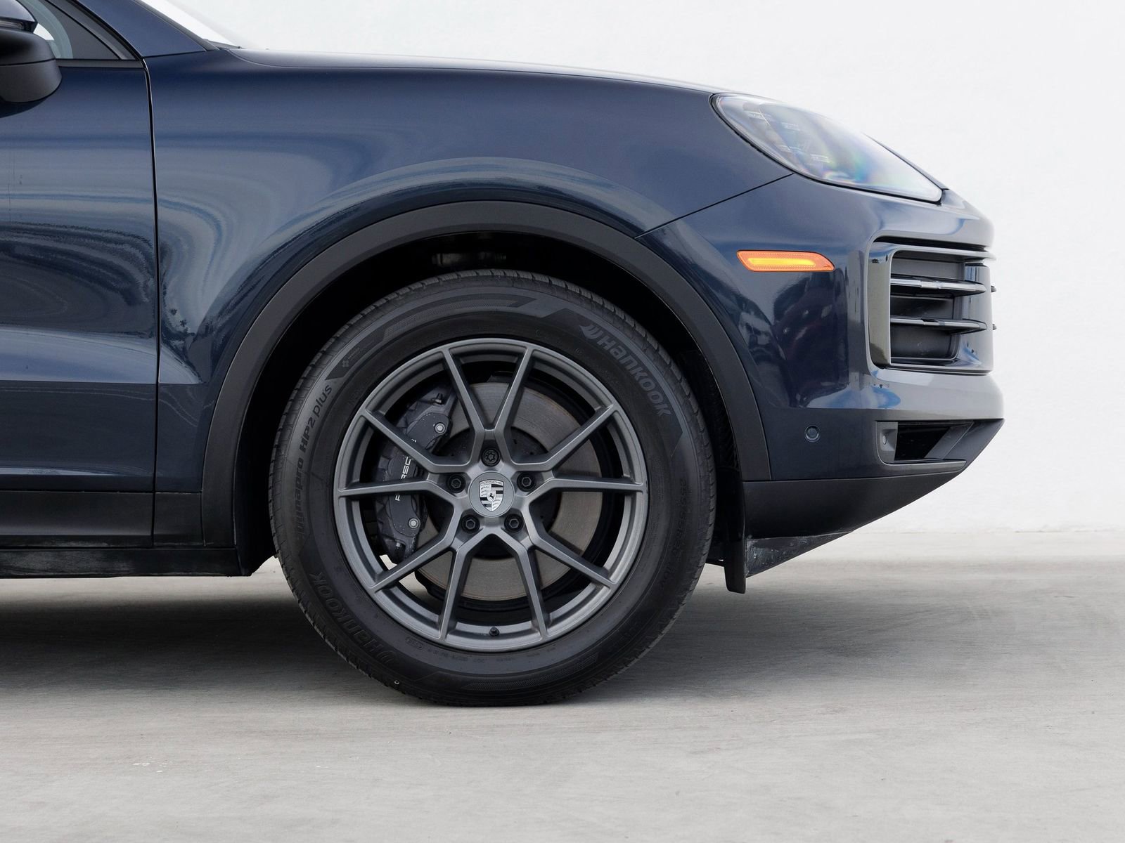 Used 2025 Porsche Cayenne Coupe AWD/4WD image 11