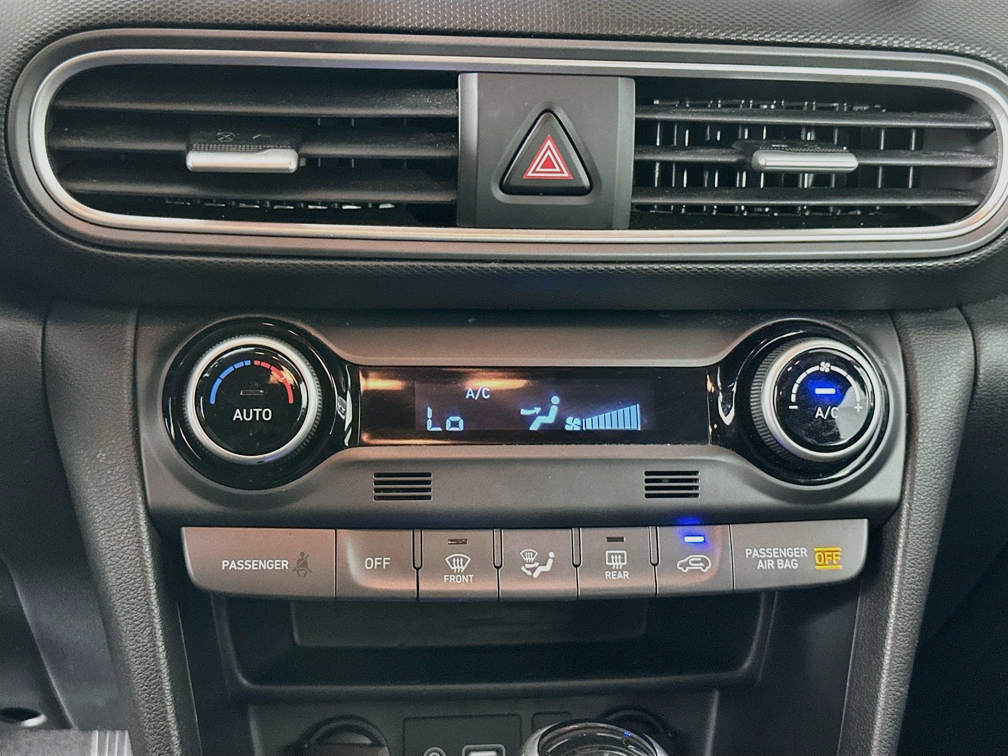 Used 2020 Hyundai Kona Limited w/ Cargo Package FWD image 23