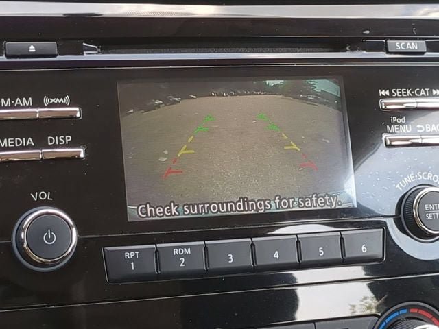 Used 2017 Nissan Rogue S AWD/4WD image 19