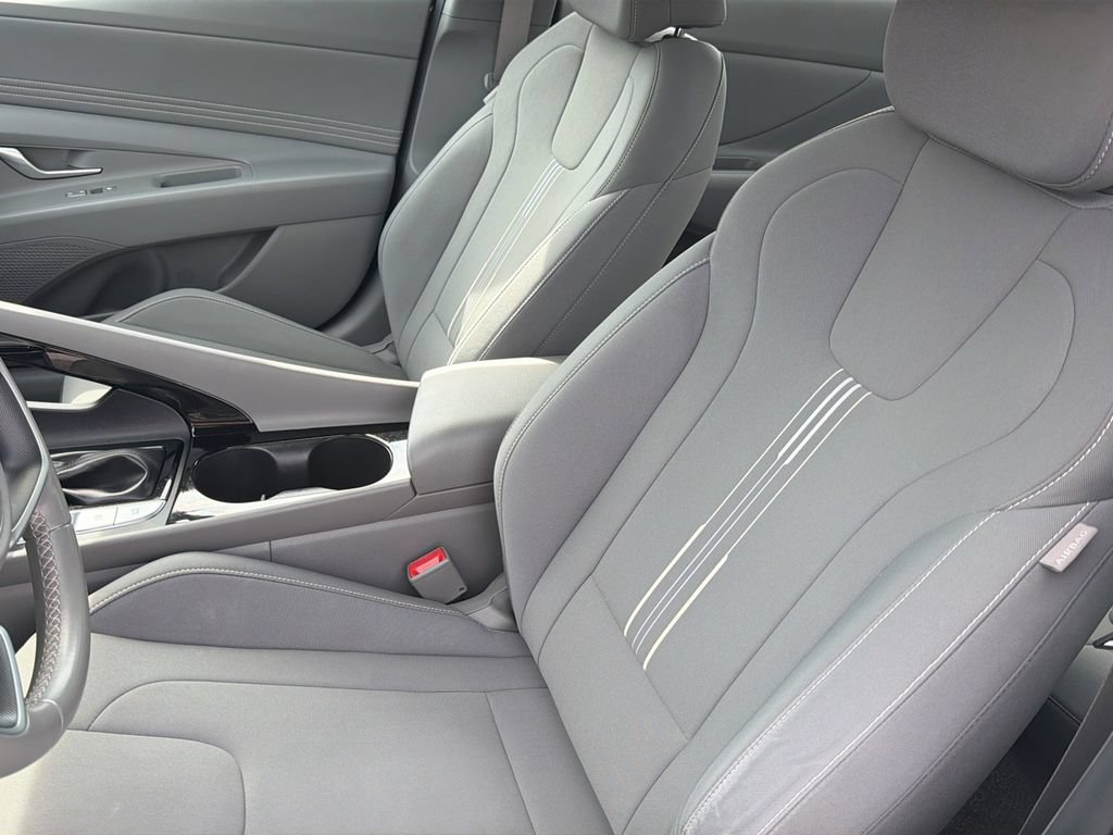 Certified 2024 Hyundai Elantra SEL w/ Convenience Package FWD image 18