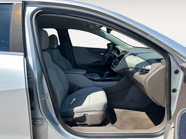 Used 2017 Chevrolet Malibu LT w/ Driver Confidence Package FWD image 15