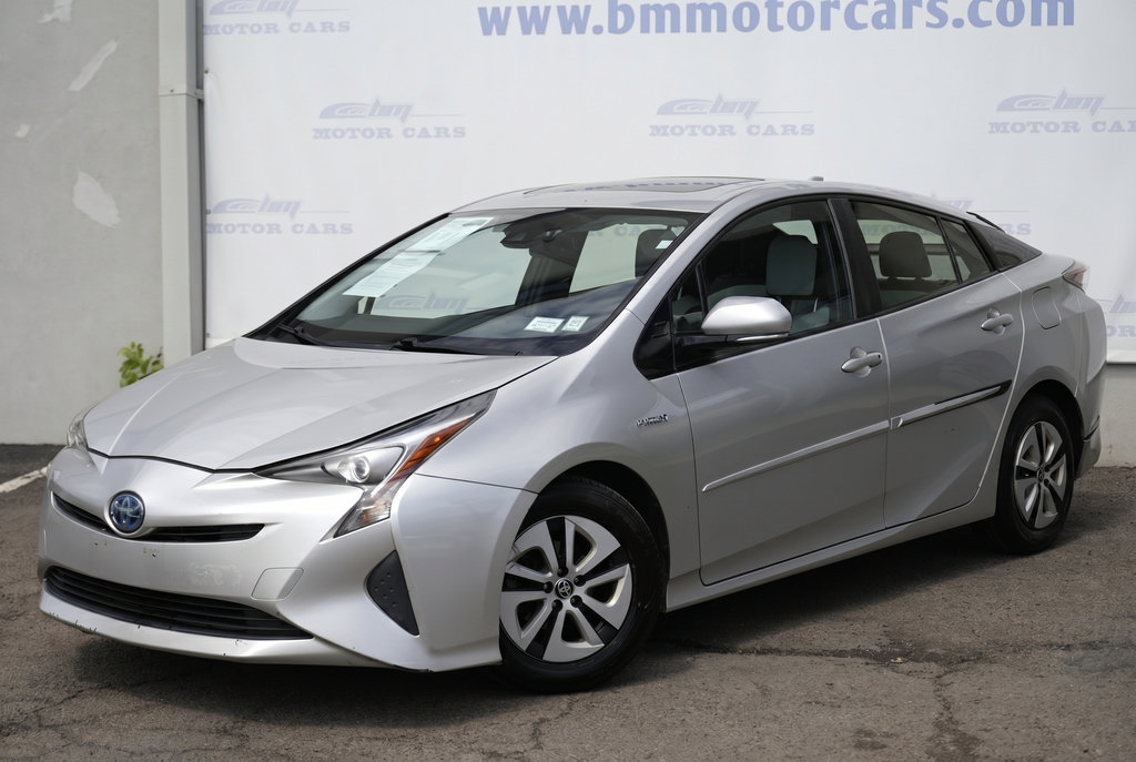 Used 2017 Toyota Prius Four w/ Advanced Technology Package FWD image 2