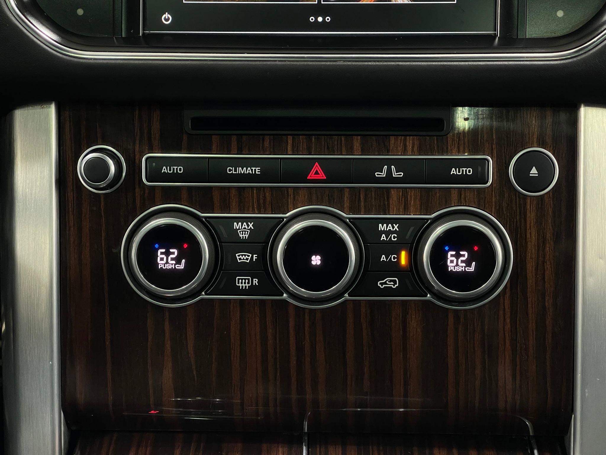 Used 2016 Land Rover Range Rover Supercharged image 24