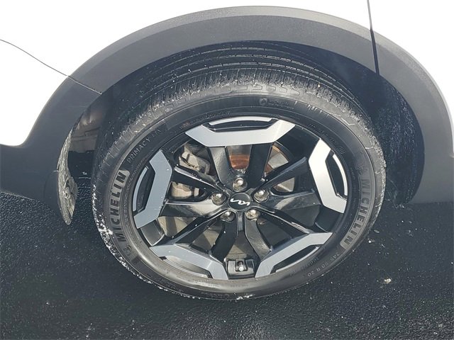 Used 2023 Kia Telluride AWD image 5