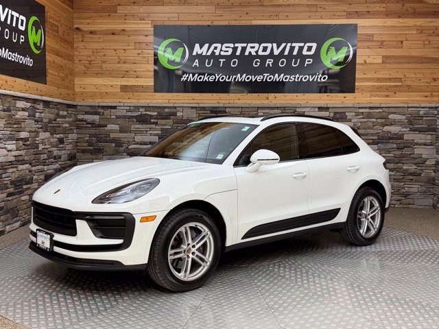 Used 2022 Porsche Macan AWD/4WD image 3