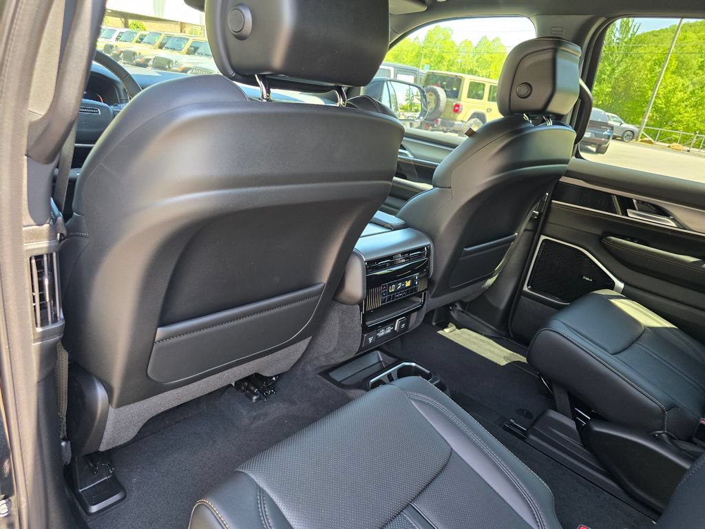 New 2026 Jeep Grand Wagoneer L 4WD image 24