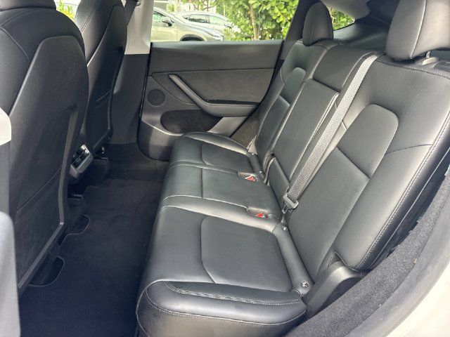 Used 2023 Tesla Model Y Long Range AWD/4WD image 23