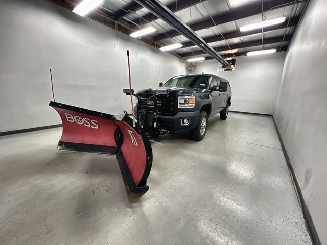 Used 2019 GMC Sierra 2500 SLE w/ SLE Preferred Package AWD/4WD image 4