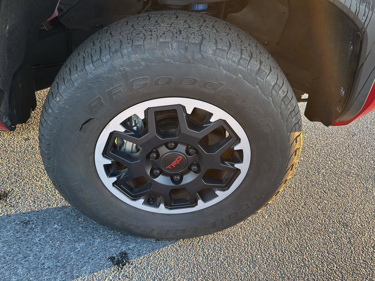 Used 2024 Toyota Tacoma TRD Off-Road image 32