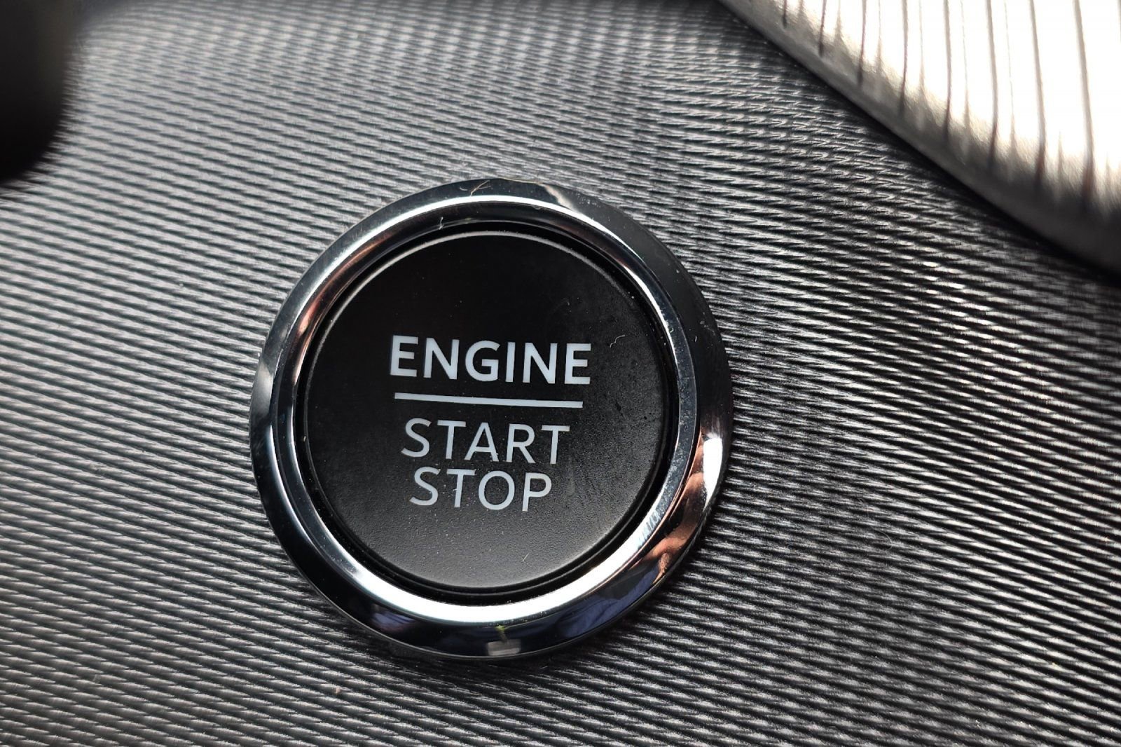 Used 2025 Ford Explorer ST-Line image 23