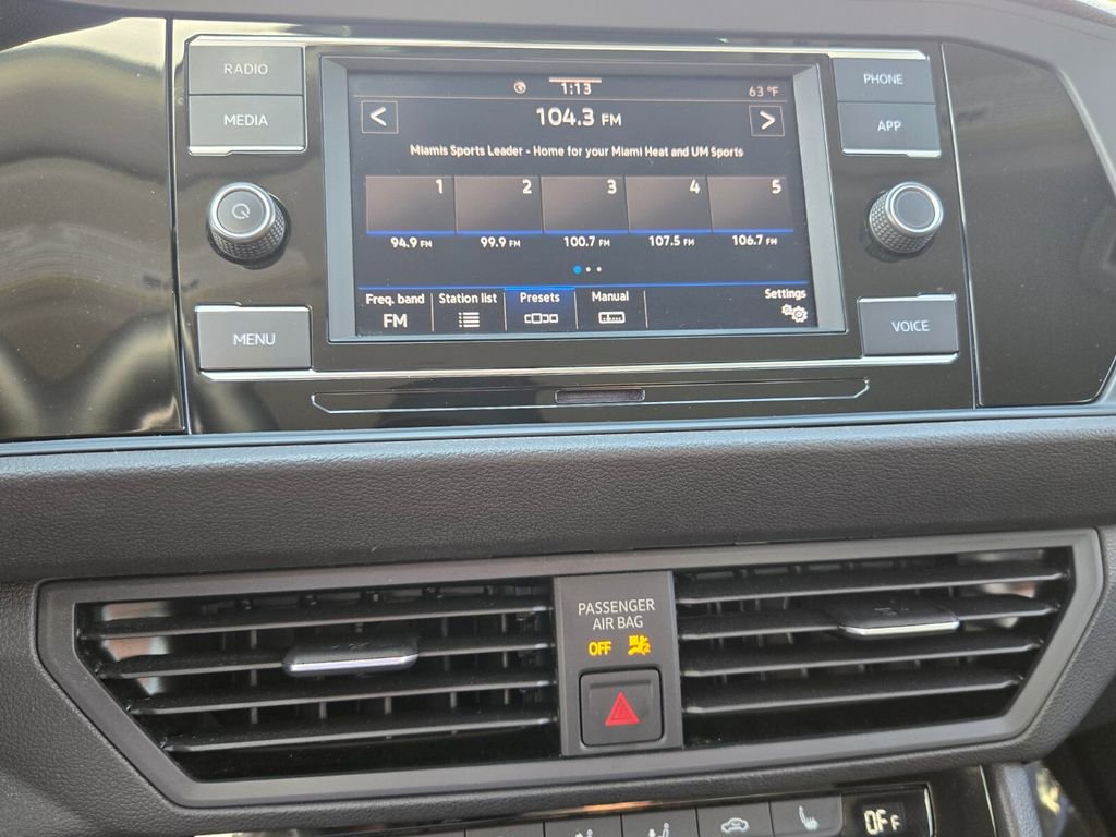 Used 2023 Volkswagen Jetta SE image 20