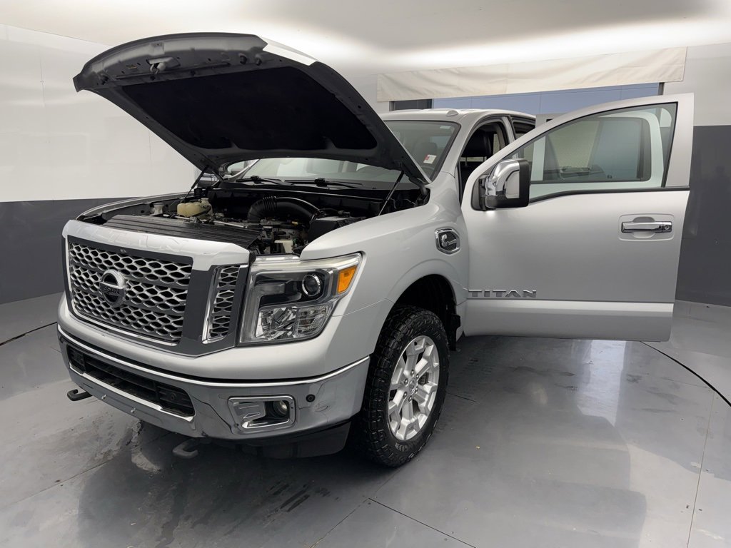 Used 2017 Nissan Titan SL image 16