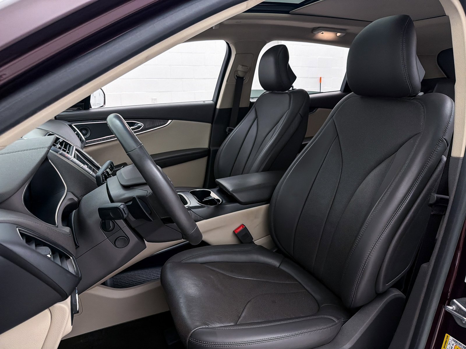 Used 2019 Lincoln Nautilus Reserve image 22