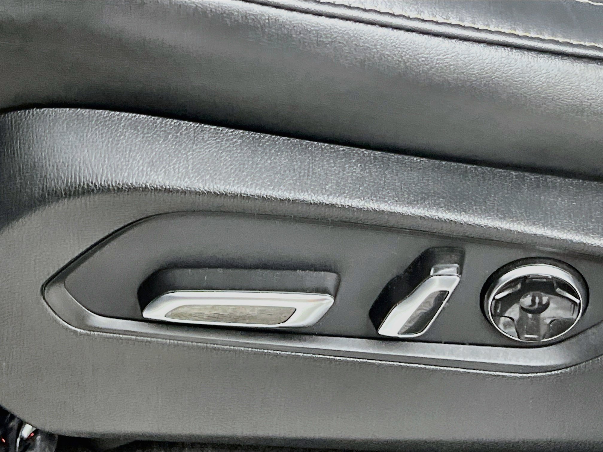 Used 2023 Acura MDX w/ Technology Package FWD image 16