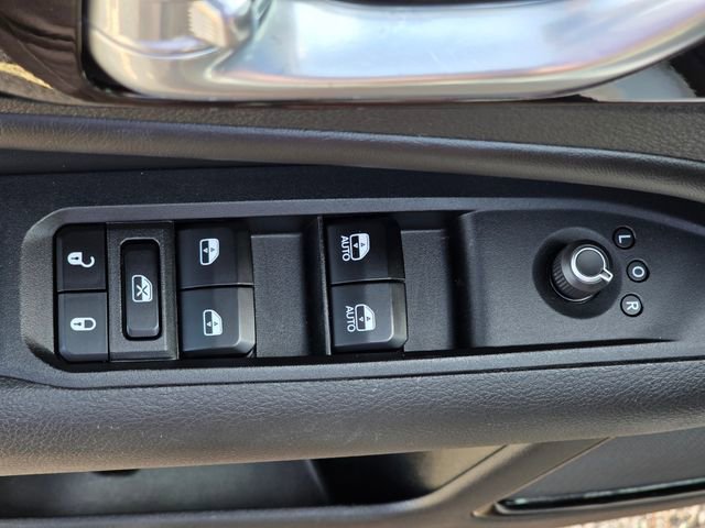 Used 2023 Jeep Compass Trailhawk image 6