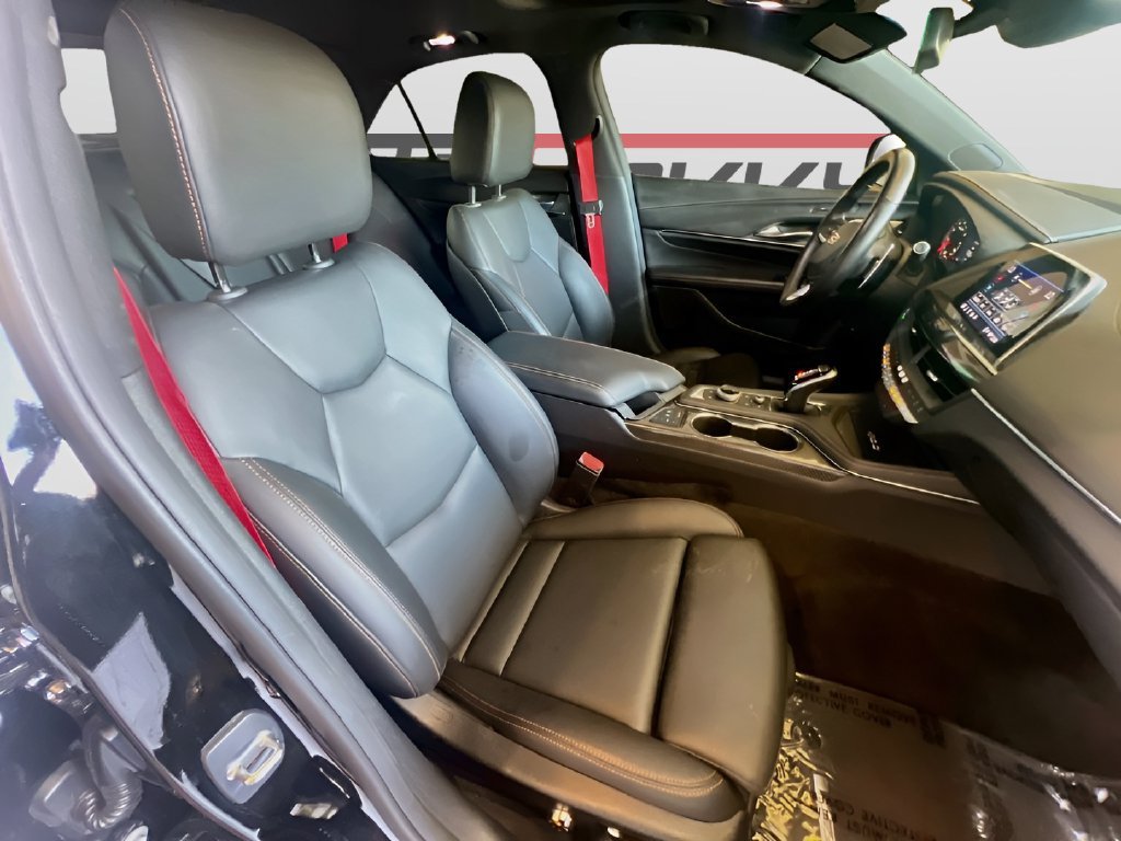 Used 2023 Cadillac CT4 V RWD image 27
