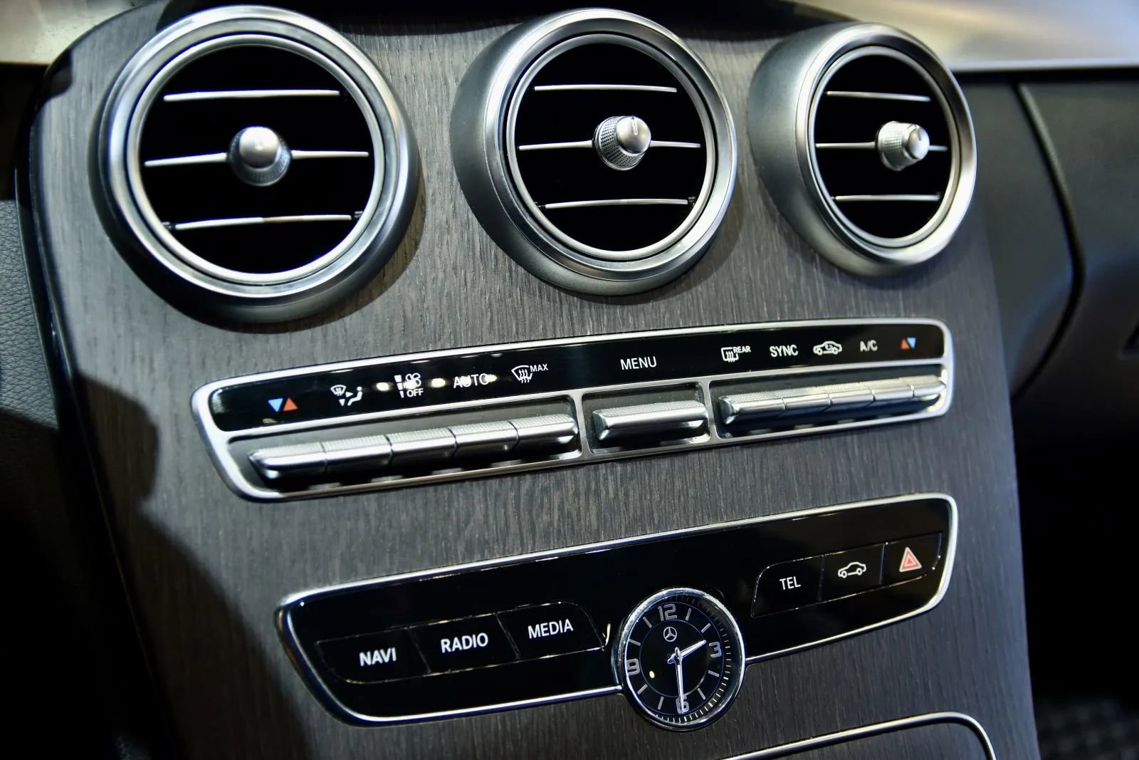 Used 2020 Mercedes-Benz C 300 4MATIC Sedan image 17