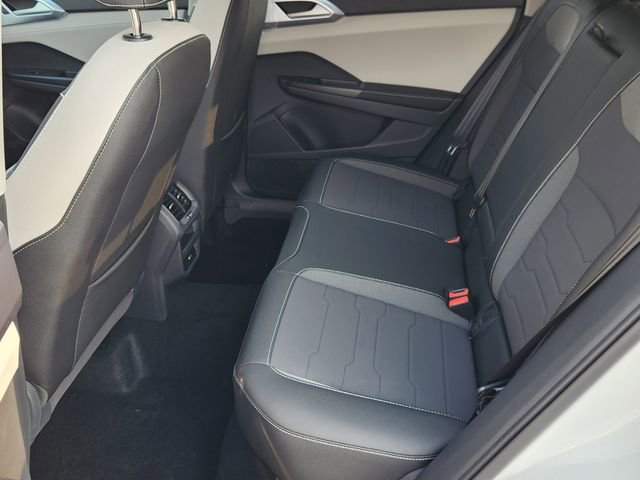 New 2025 Volkswagen Taos SE image 8