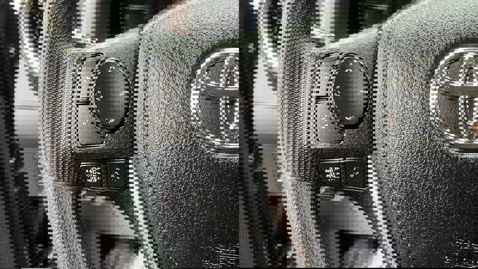 Used 2017 Toyota RAV4 LE image 12