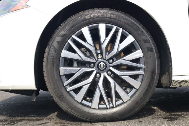 Used 2025 Nissan Altima 2.5 SV FWD image 8