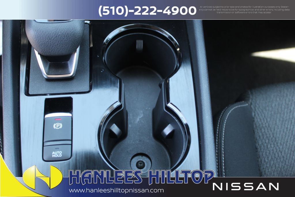 Used 2025 Nissan Rogue SV FWD image 22