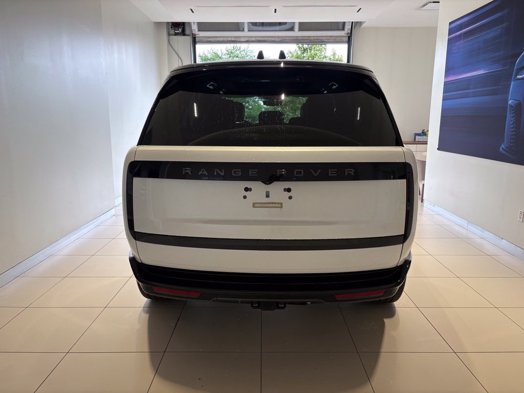 New 2026 Land Rover Range Rover Long Wheelbase SE AWD/4WD image 3