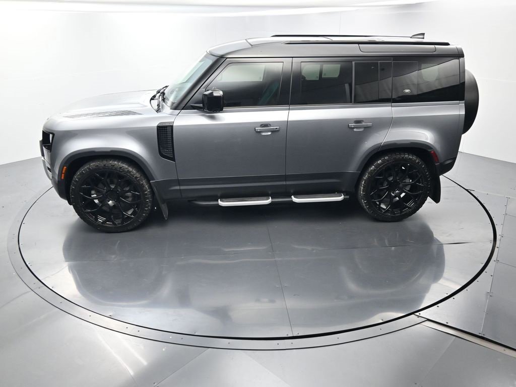 Used 2023 Land Rover Defender 110 S image 31