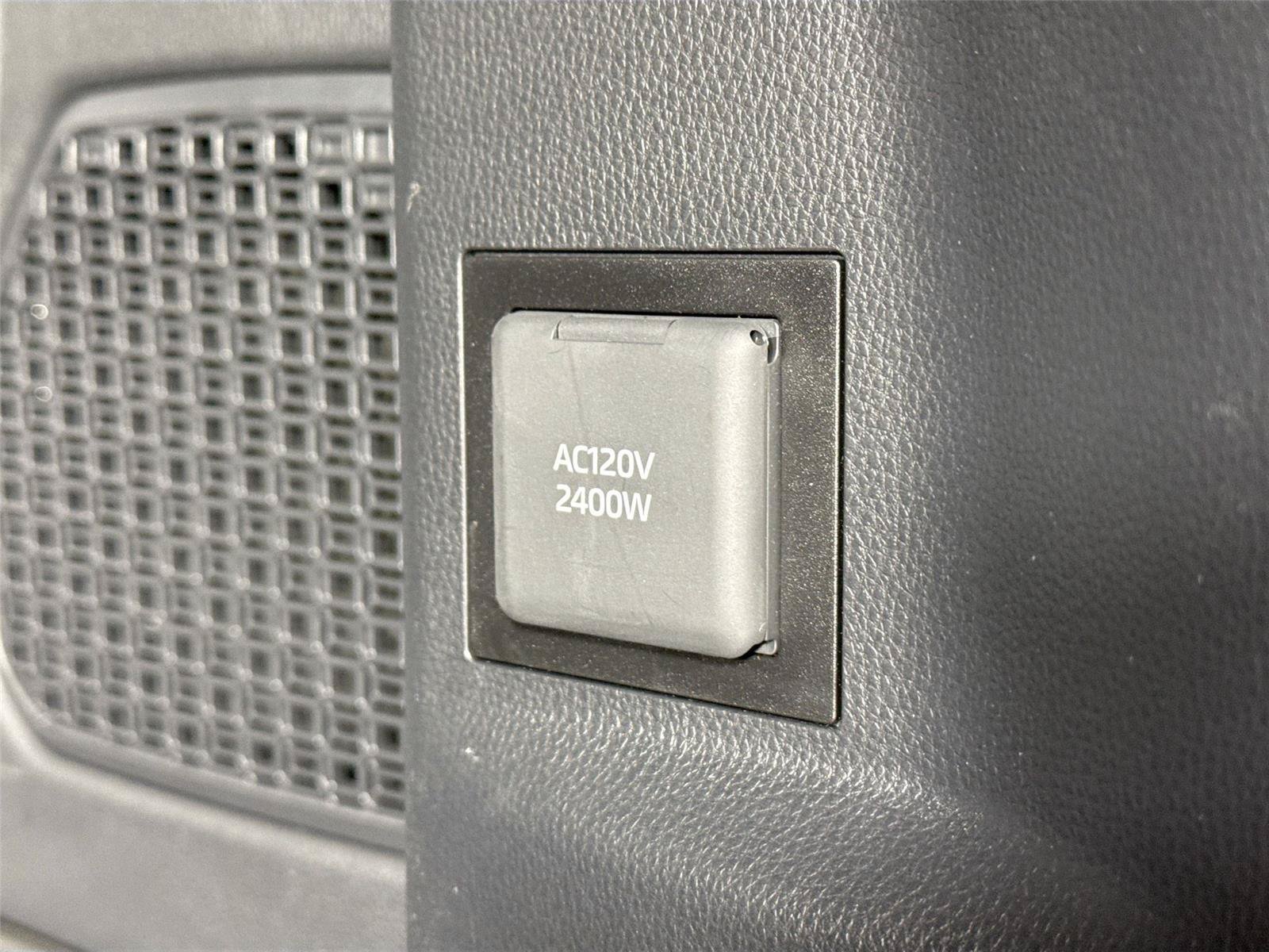 Certified 2025 Toyota 4Runner Platinum AWD/4WD image 40