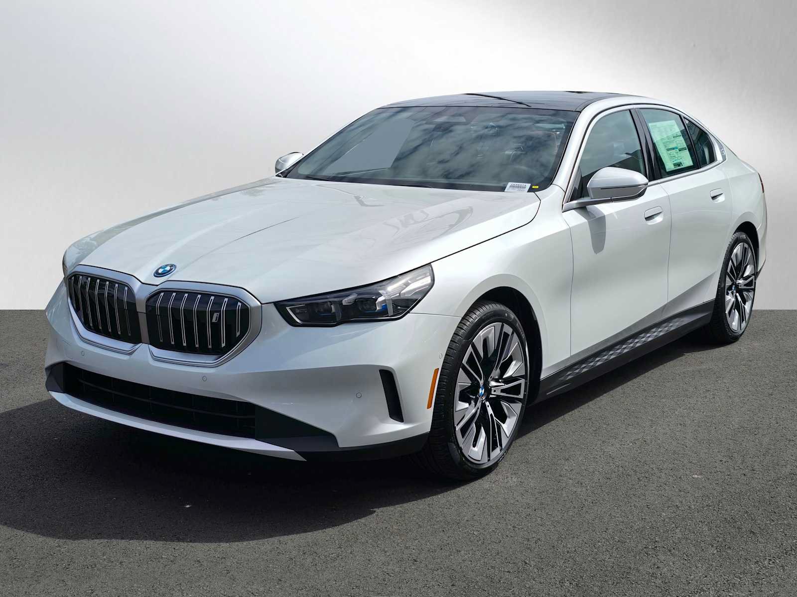 Used 2026 BMW i5 eDrive40 w/ Executive Package RWD image 8