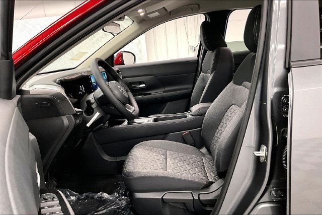 New 2026 Nissan Kicks SV w/ Cold Weather Package FWD image 10