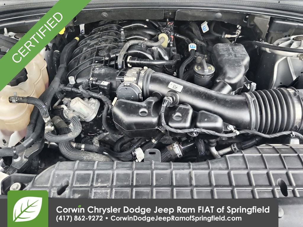 Used 2023 Jeep Grand Cherokee Laredo AWD/4WD image 32