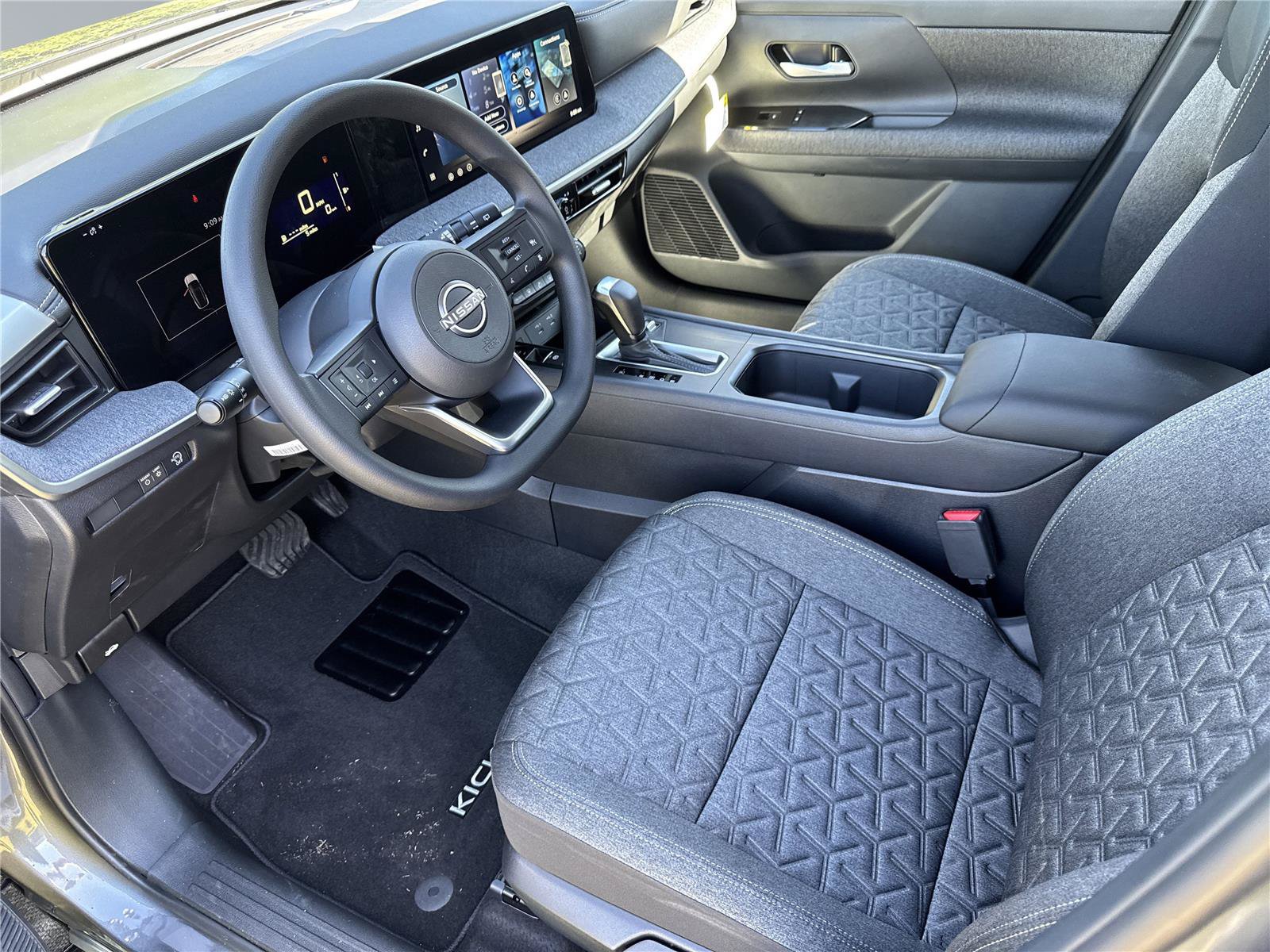 New 2026 Nissan Kicks SV w/ Interior Electronics Package FWD image 10