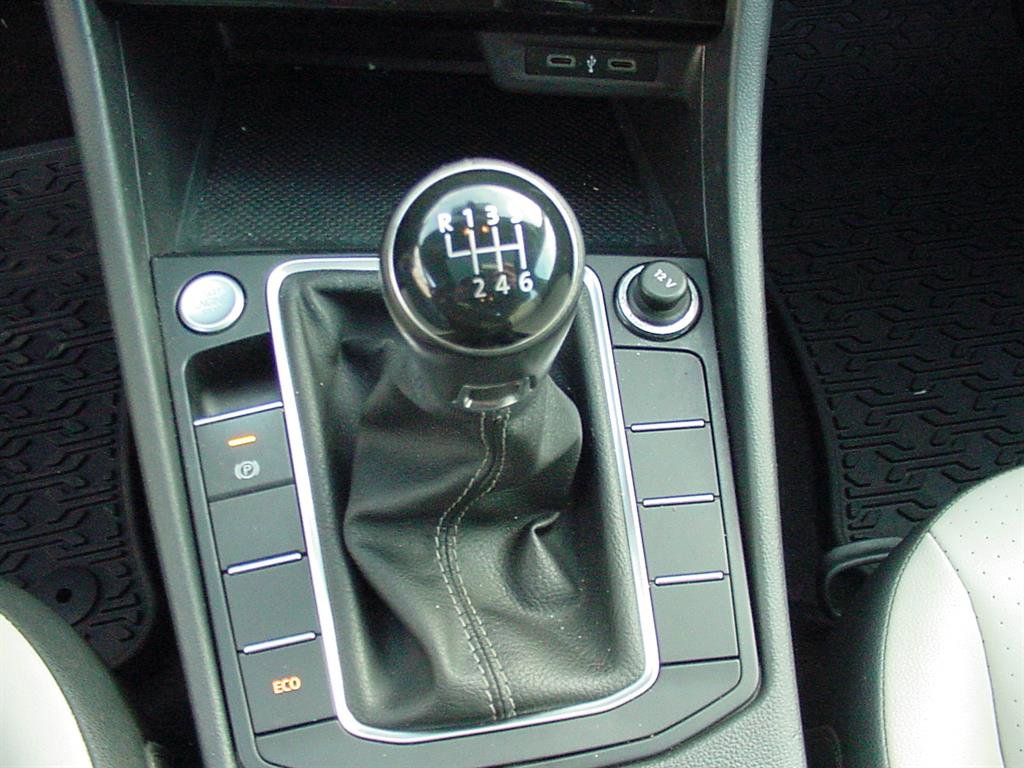 Used 2020 Volkswagen Jetta R-Line w/ R-Line Cold Weather Package image 20