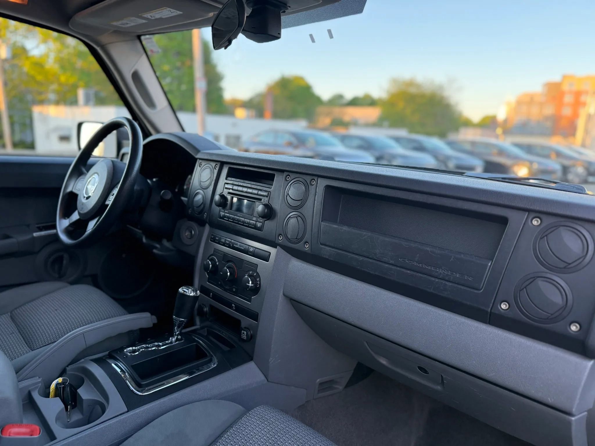 Used 2007 Jeep Commander Sport AWD/4WD image 15