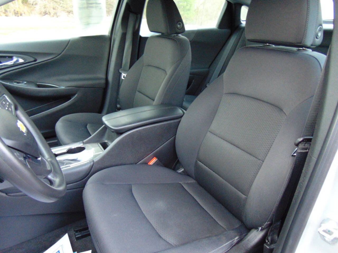 Used 2016 Chevrolet Malibu LT image 8