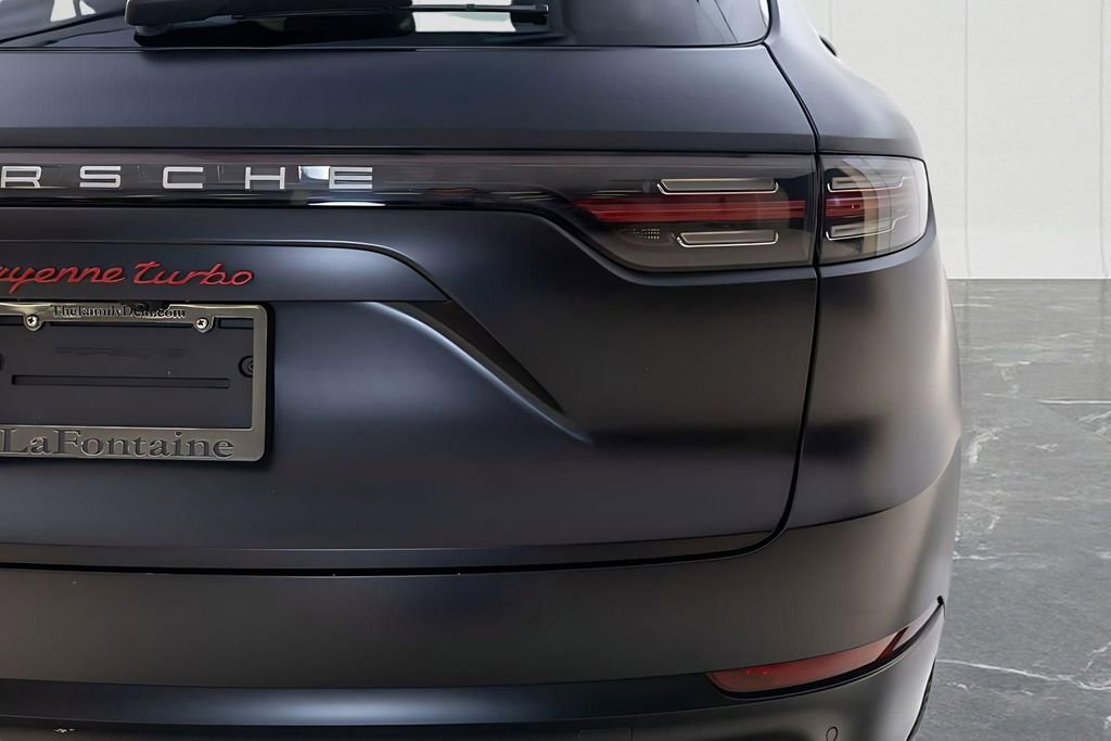 Used 2022 Porsche Cayenne Turbo image 14