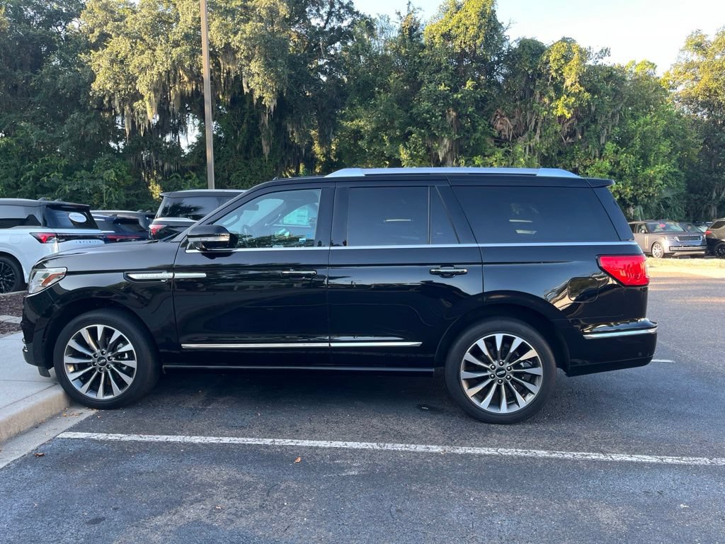 Used 2021 Lincoln Navigator Reserve w/ Luxury Package AWD/4WD image 9