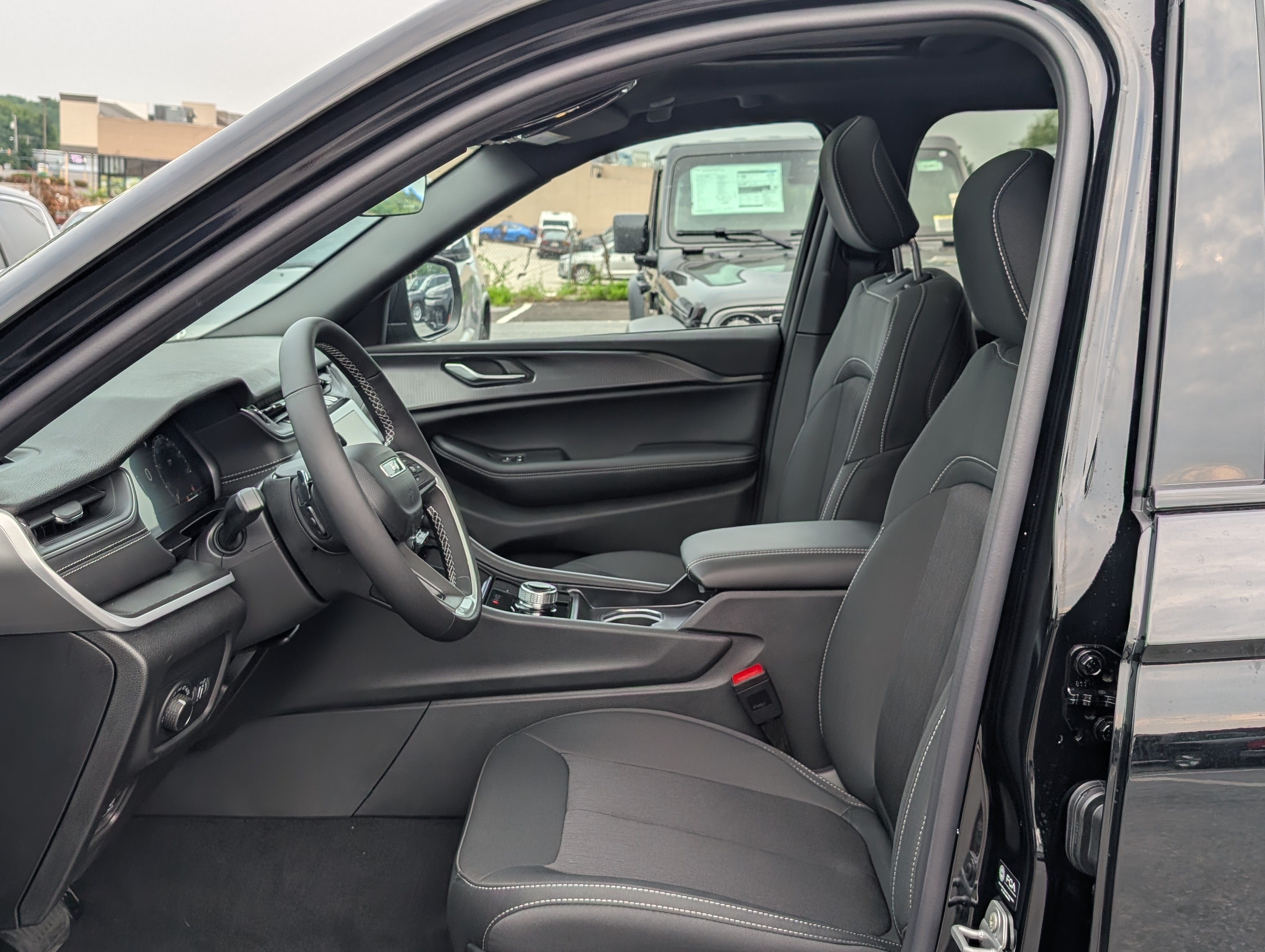 New 2026 Jeep Grand Cherokee Laredo X AWD/4WD image 15