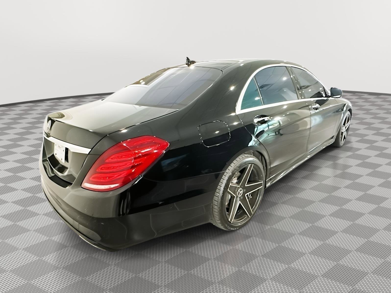 Used 2014 Mercedes-Benz S 550 Sedan image 4