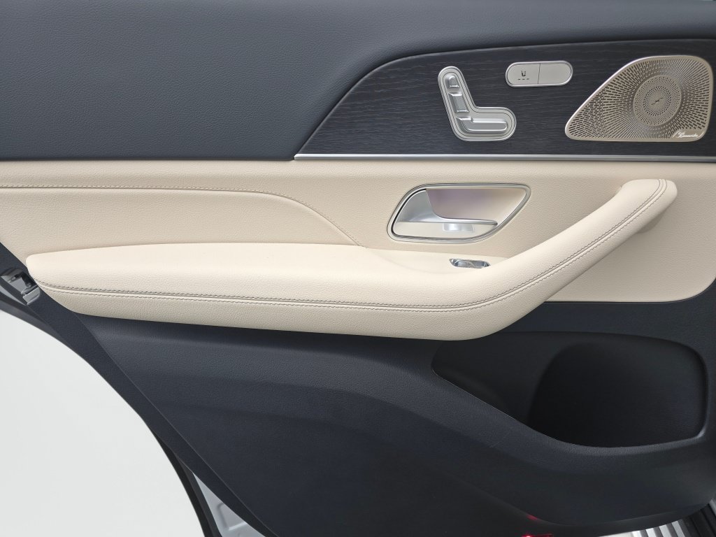 New 2026 Mercedes-Benz GLS 450 4MATIC image 19